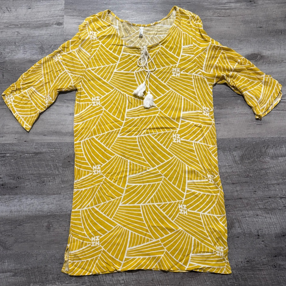 Hawaiis finest women’s XL yellow dress